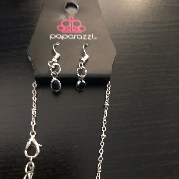 Silver colored Earrings & Necklace Set - Picture 2 of 4